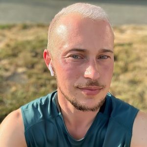 Meet your Posher, Ethan